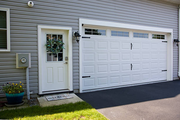24/7 Emergency Garage Door Panel Replacement experts in Shelby County County, IN